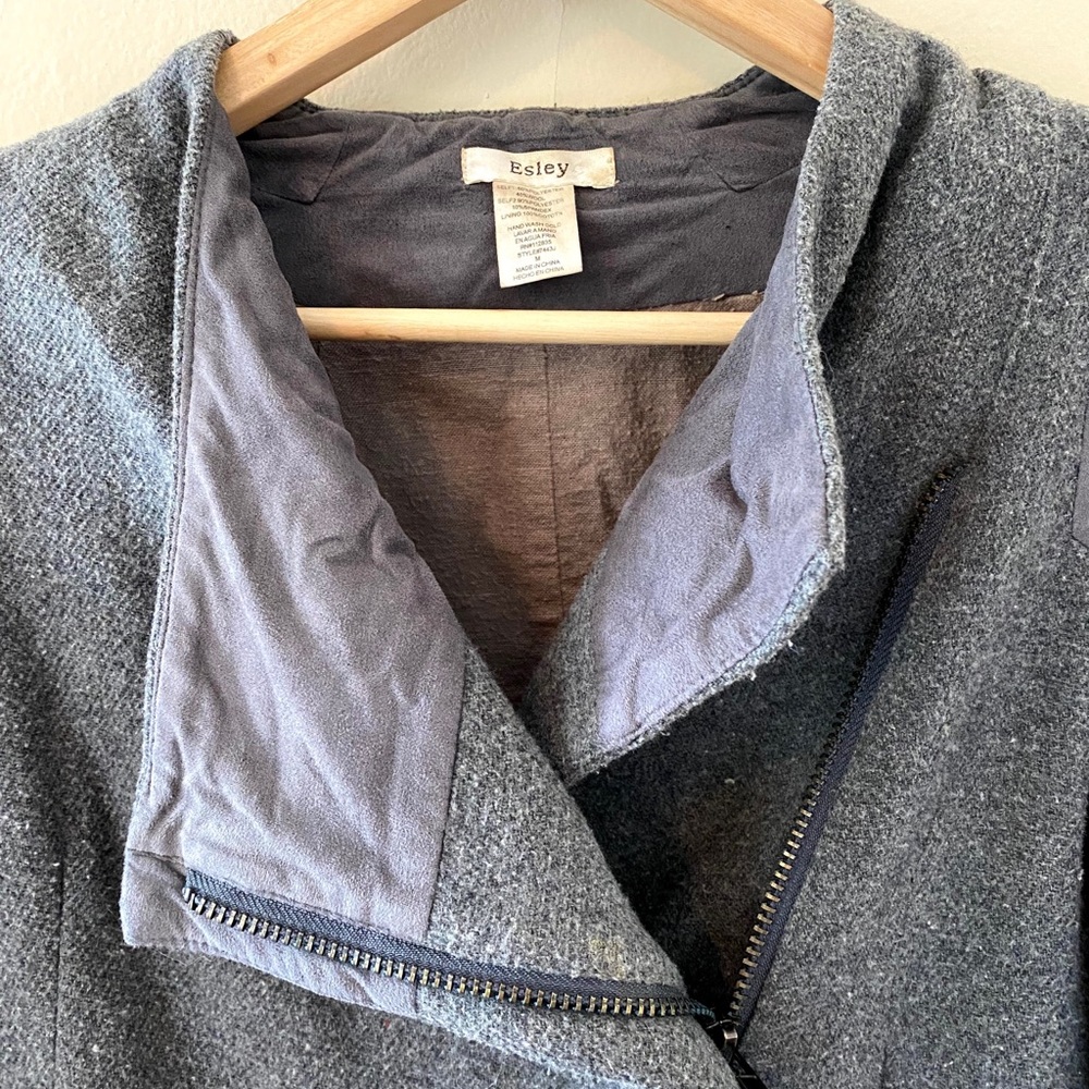 Gray jacket - Picture 4 of 6